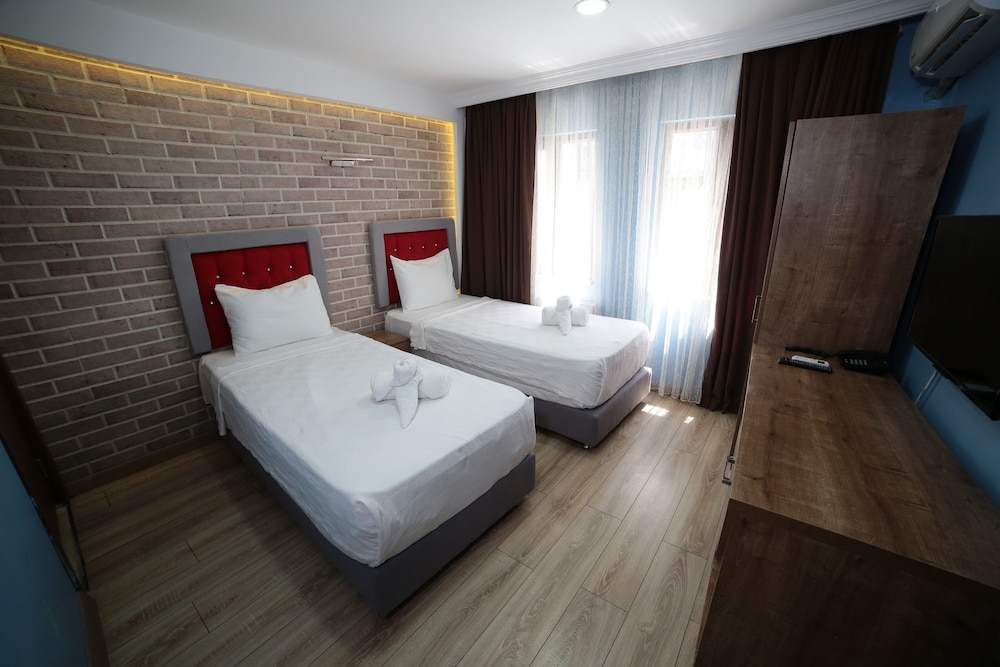 TAKSIM PARK SUITES 24/54