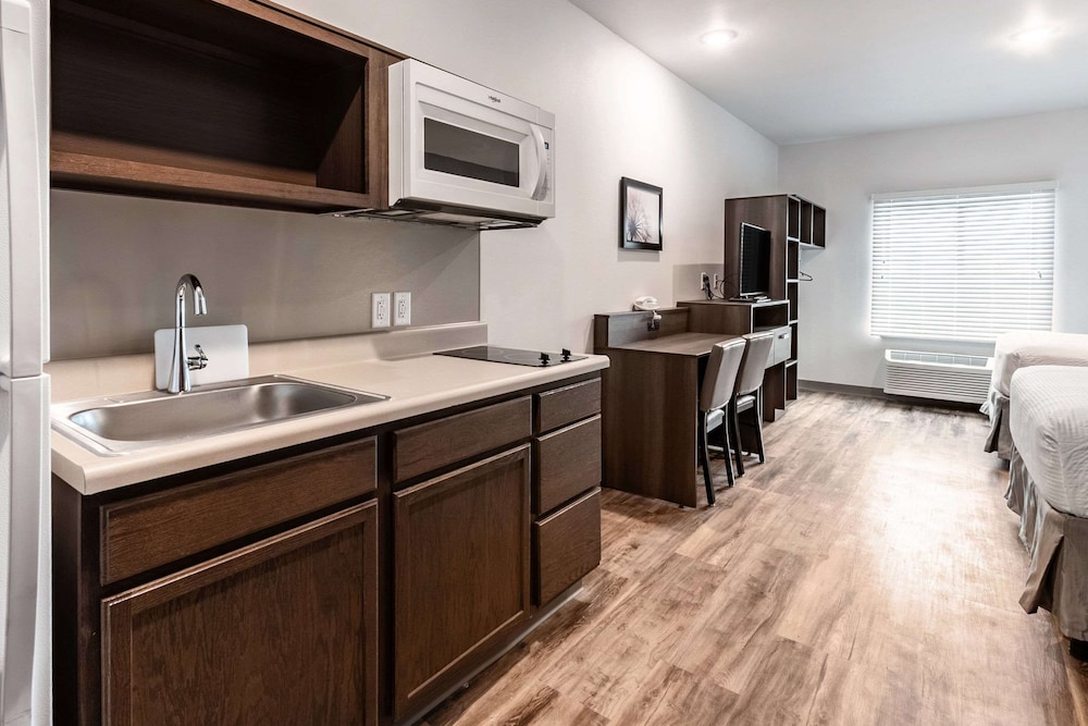 WoodSpring Suites Indianapolis Zionsville 24/24