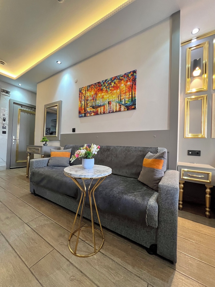 Taksim Larissa Hotel 30/50