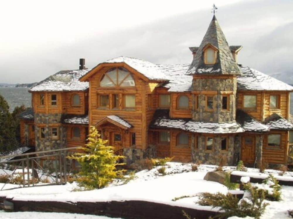 Lirolay Suites 2/46