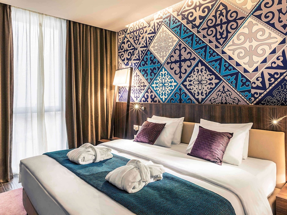 Privilege, Suite, King Bed, Sofa