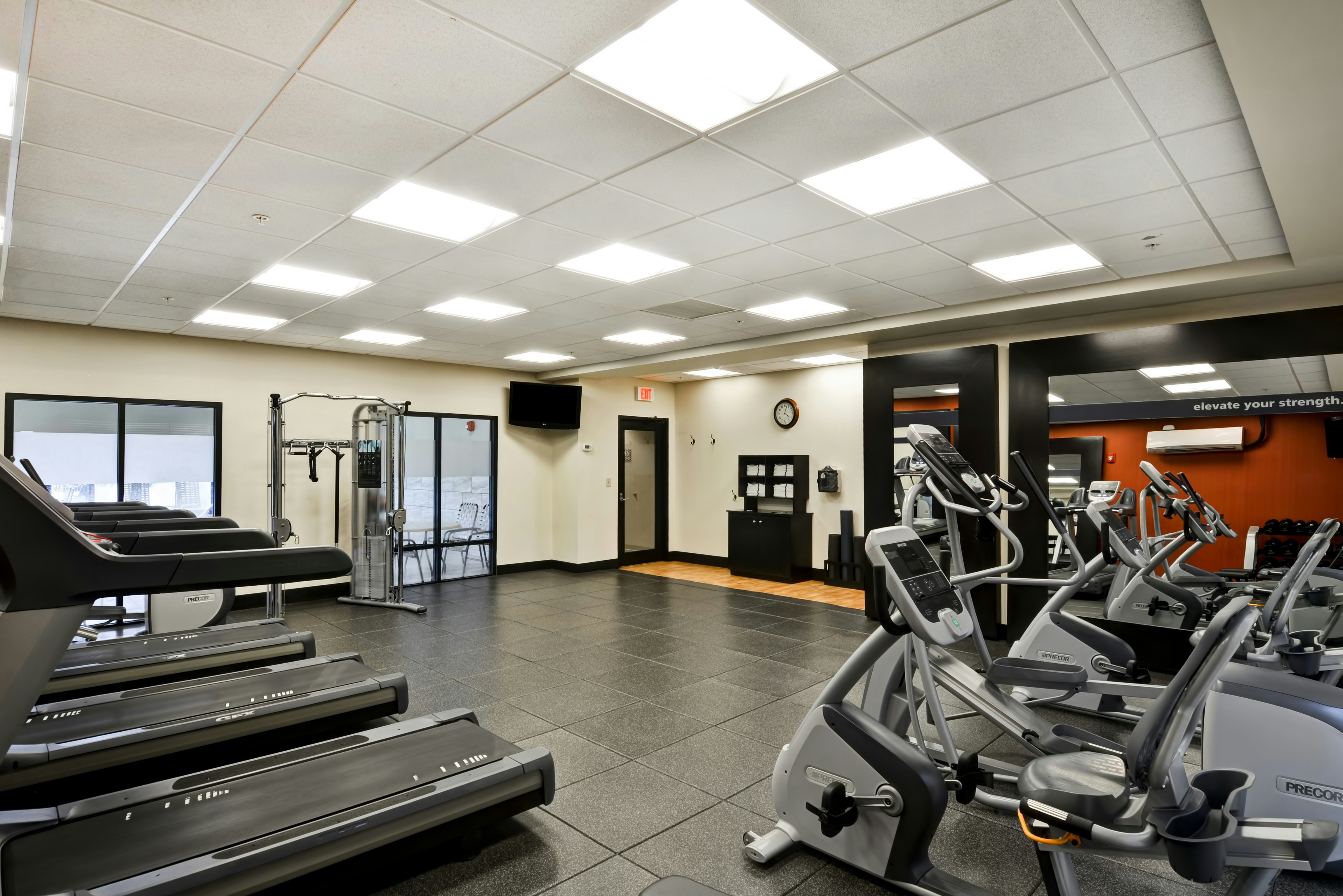 Hampton Inn and Suites New Hartford 38/64