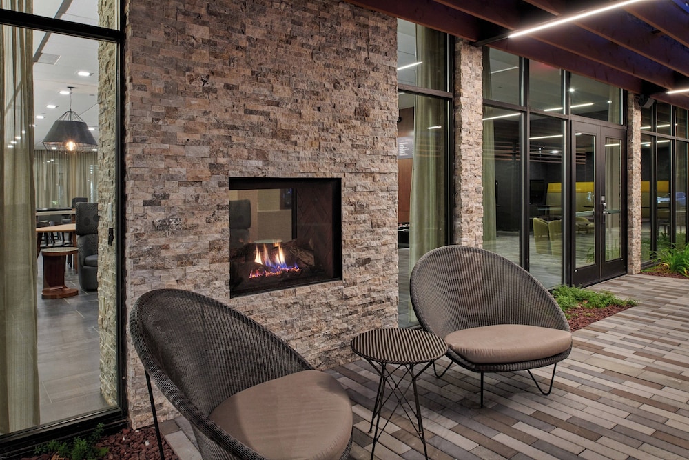 Courtyard Petoskey At Victories Square 38/65