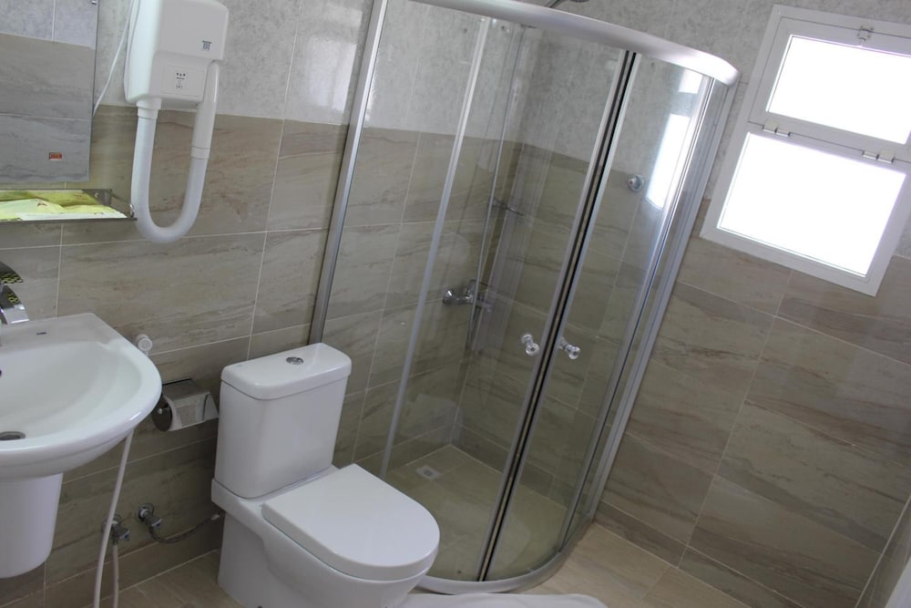 Al Diyar Hotel 44/50