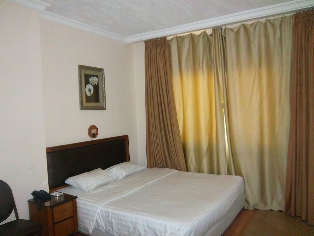 Aghadeer Hotel 12/46