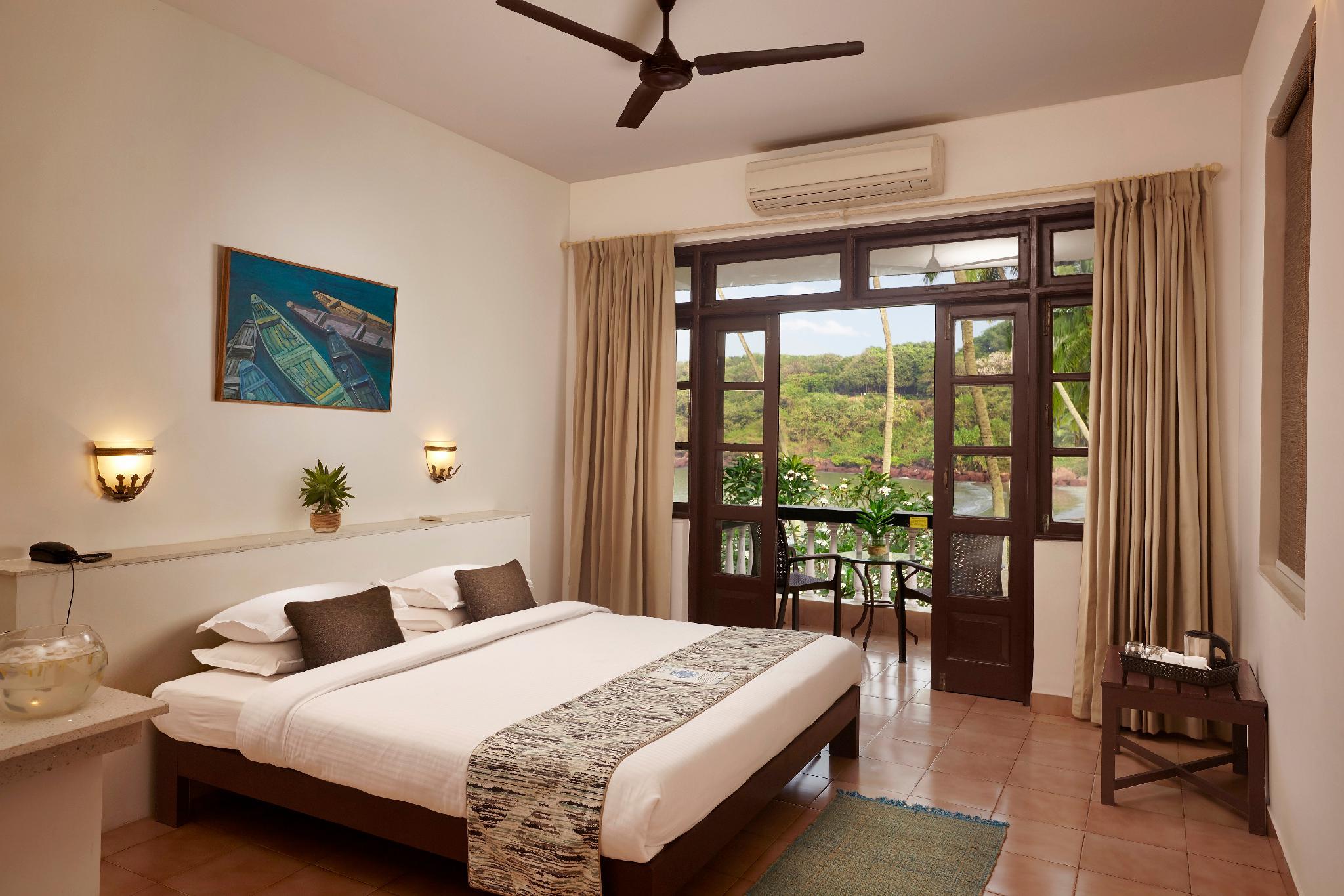BAY VIEW ROOM