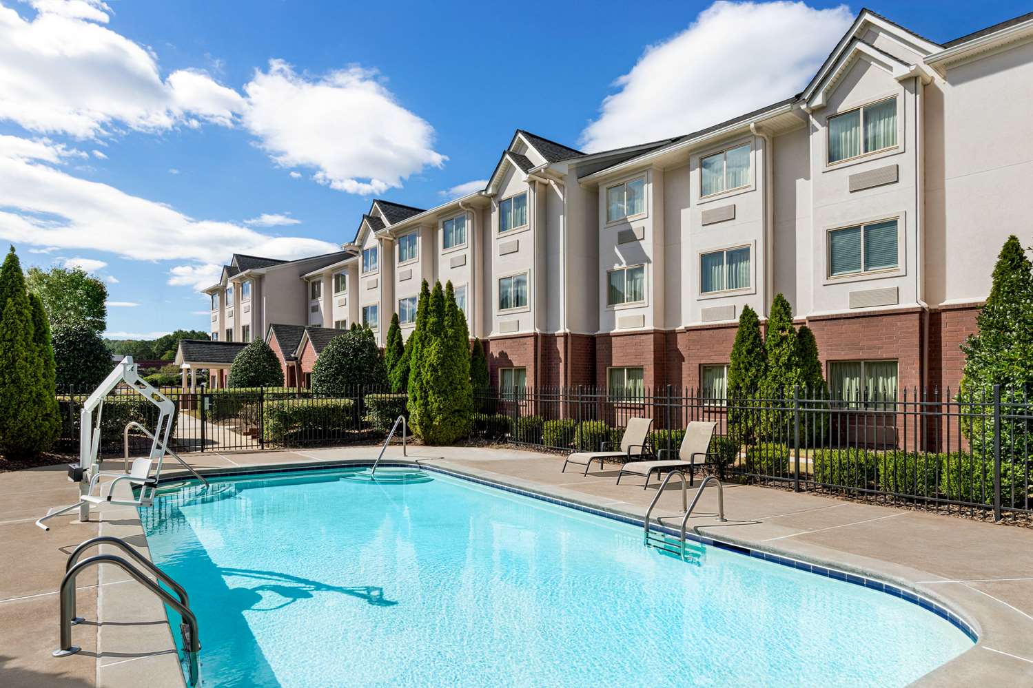 Microtel Inn & Suites by Wyndham Woodstock/Atlanta North 32/37