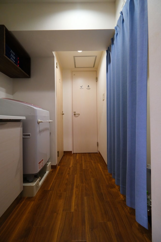 Rooms 4/50