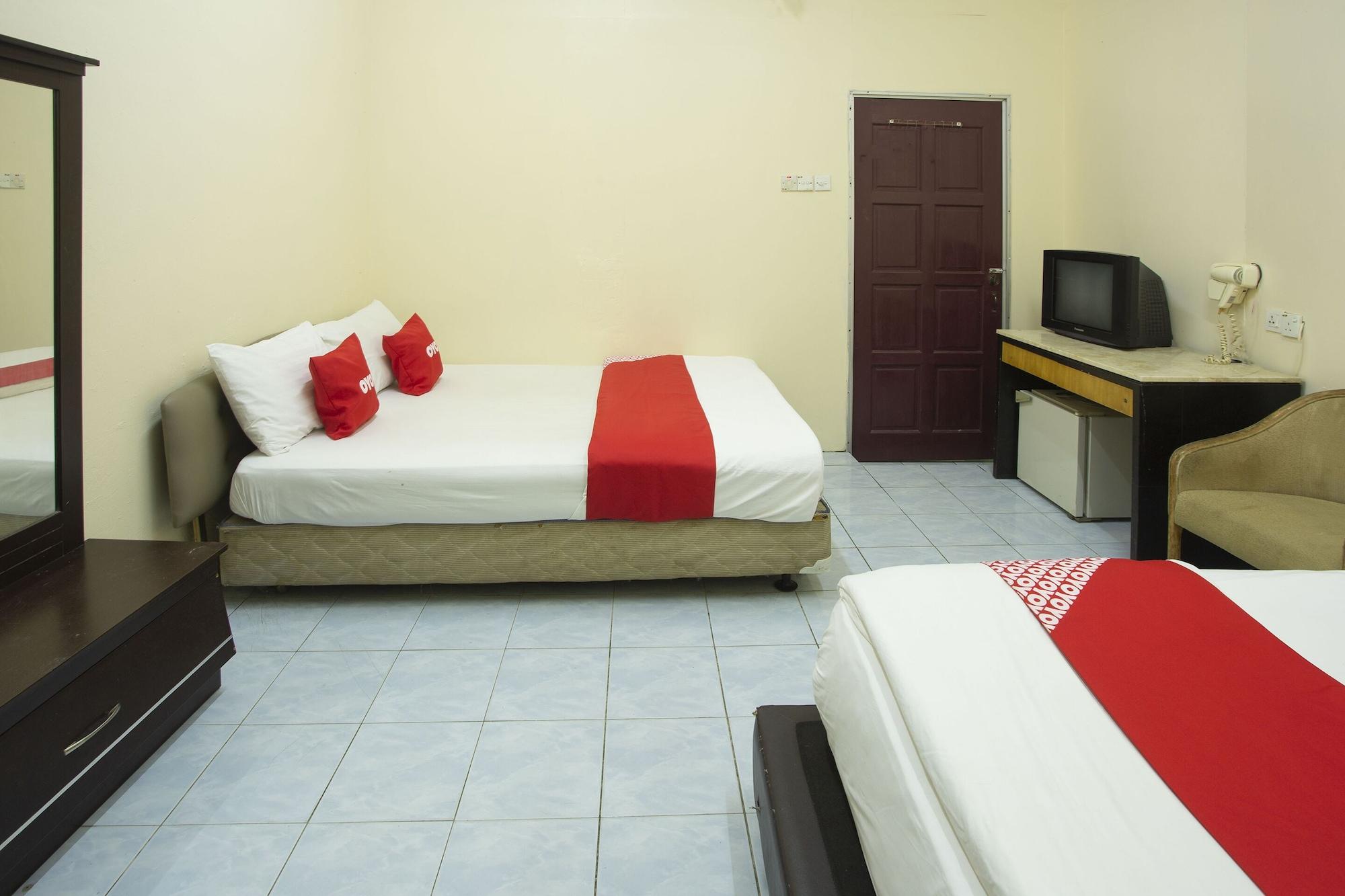 SPOT ON 90137 Casavilla Hotel Pudu 10/50