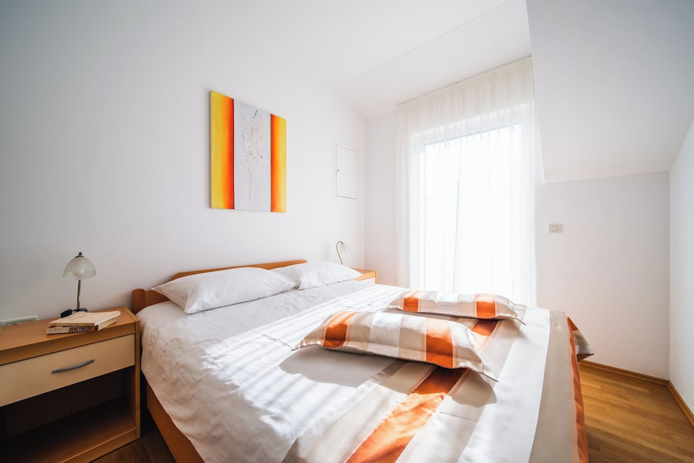 3 BEDROOMS, APARTMENT, BALCONY