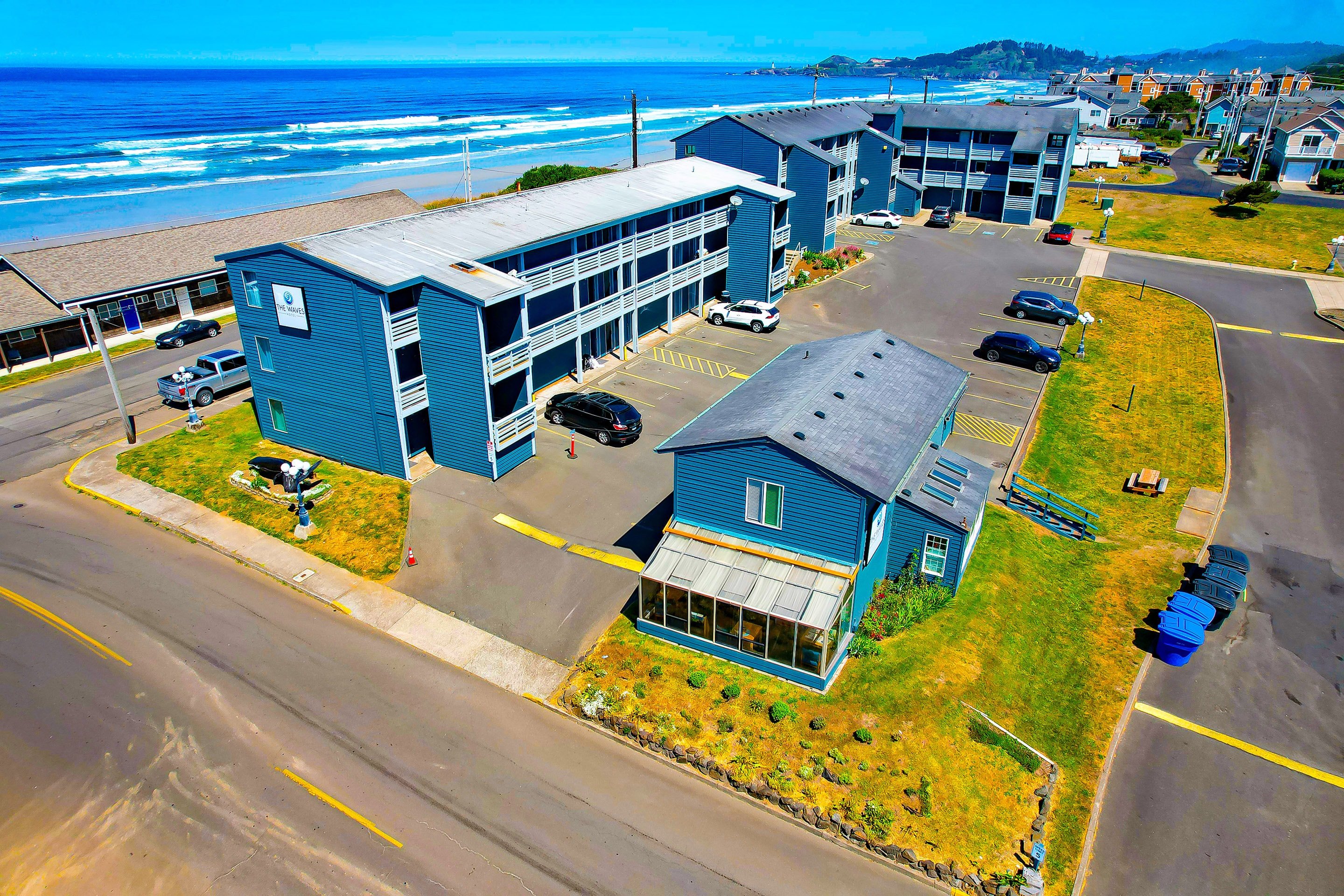 Waves Hotel NYE Beach - Newport OR in NEWPORT - OR