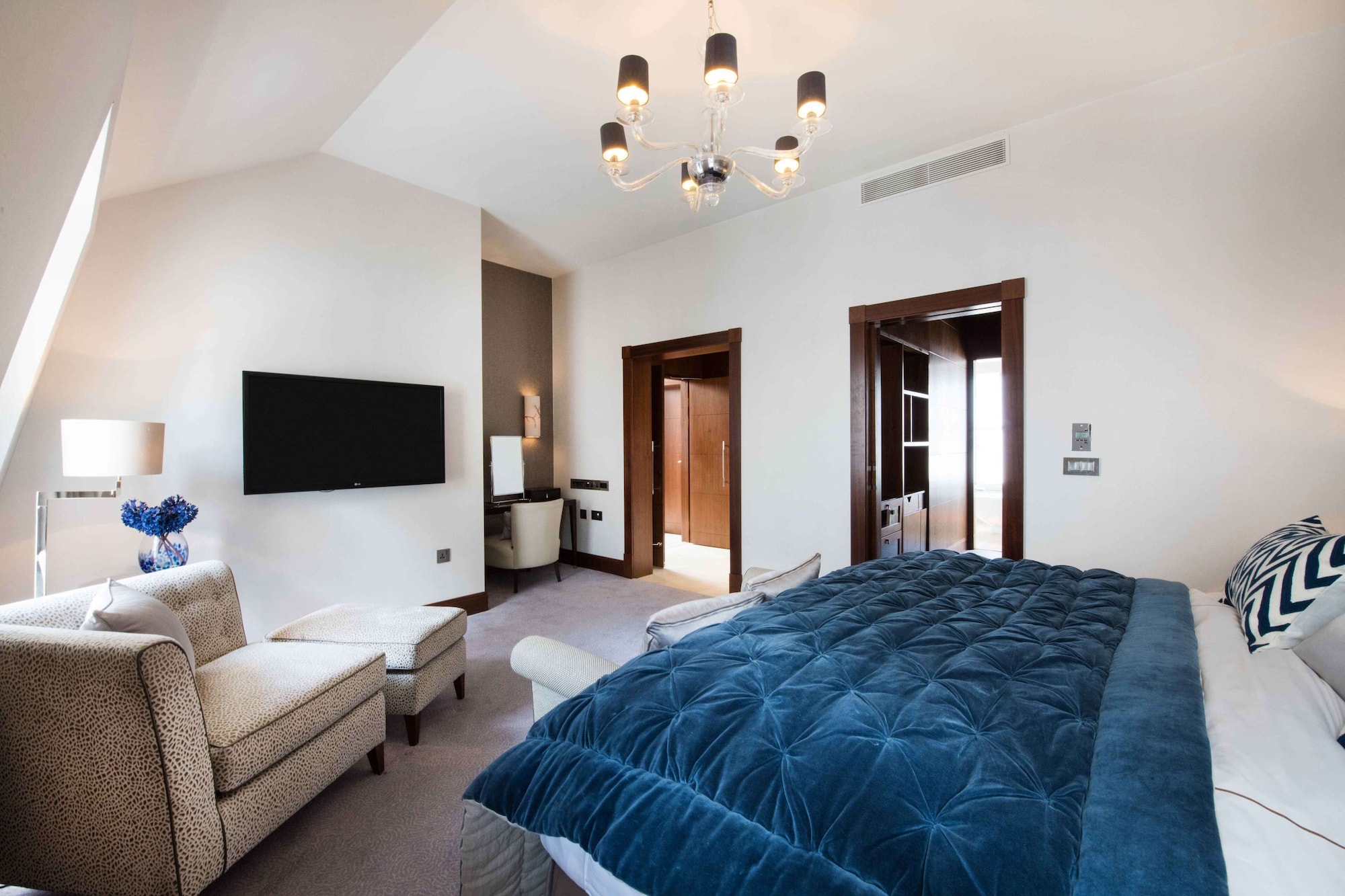 Conrad, Suite, King Bed