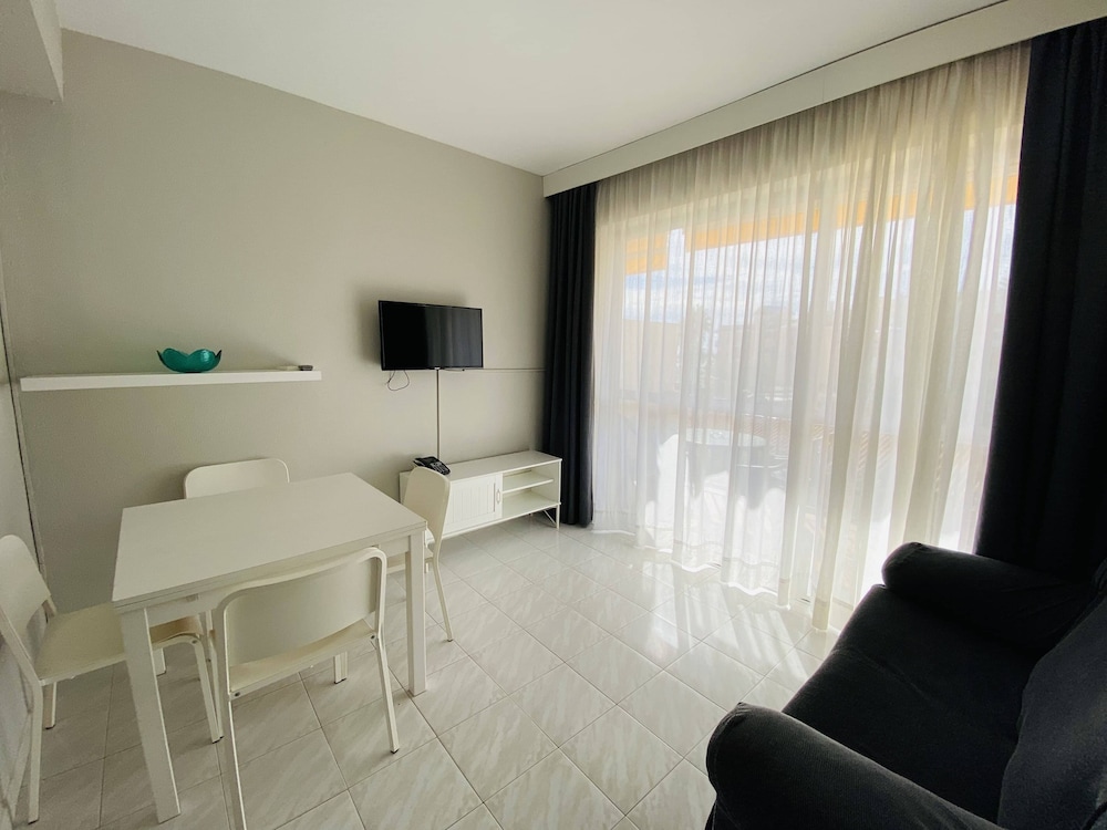 Hotel Los Jazmines 47/69
