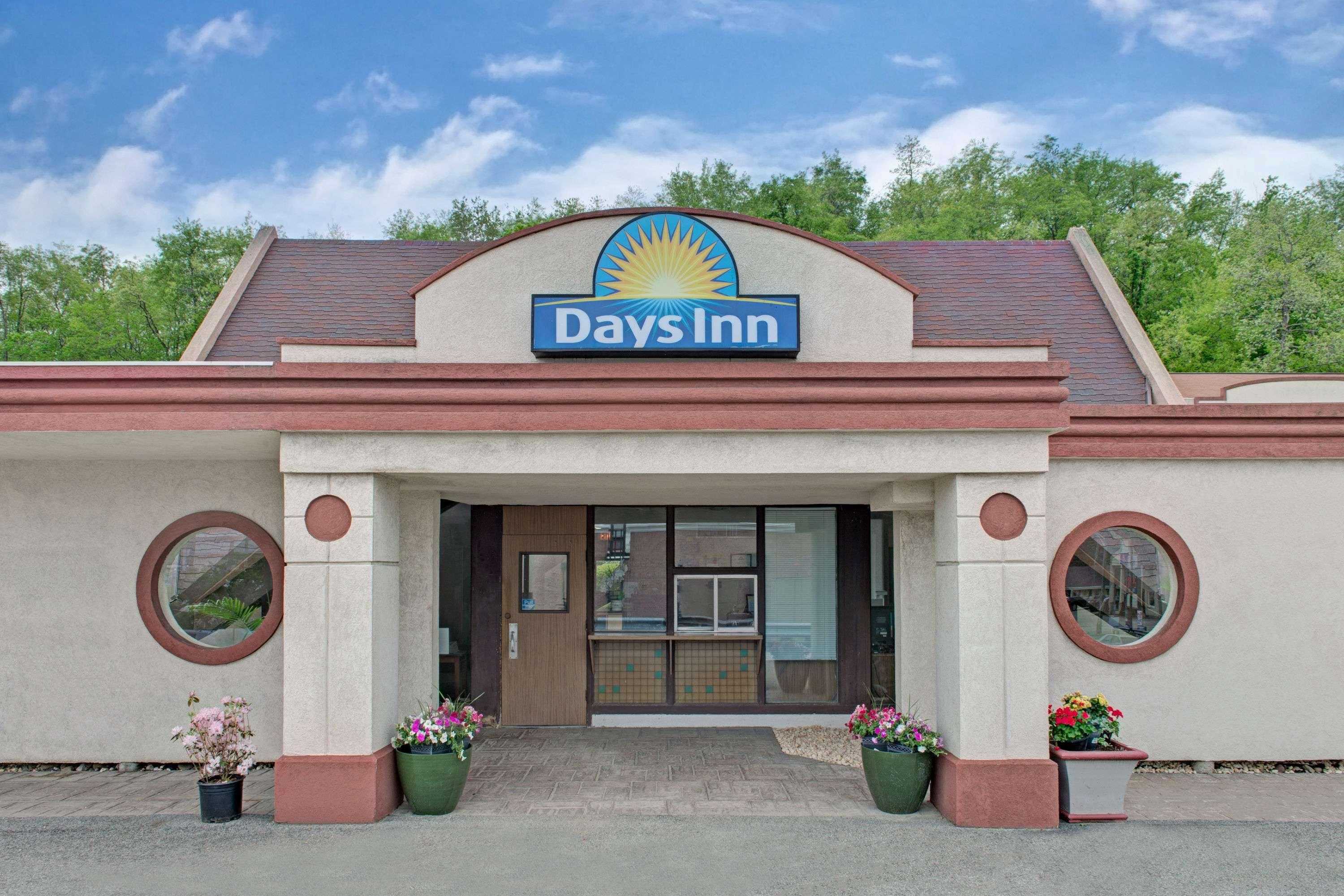 Days Inn by Wyndham Washington Pennsylvania 1/16
