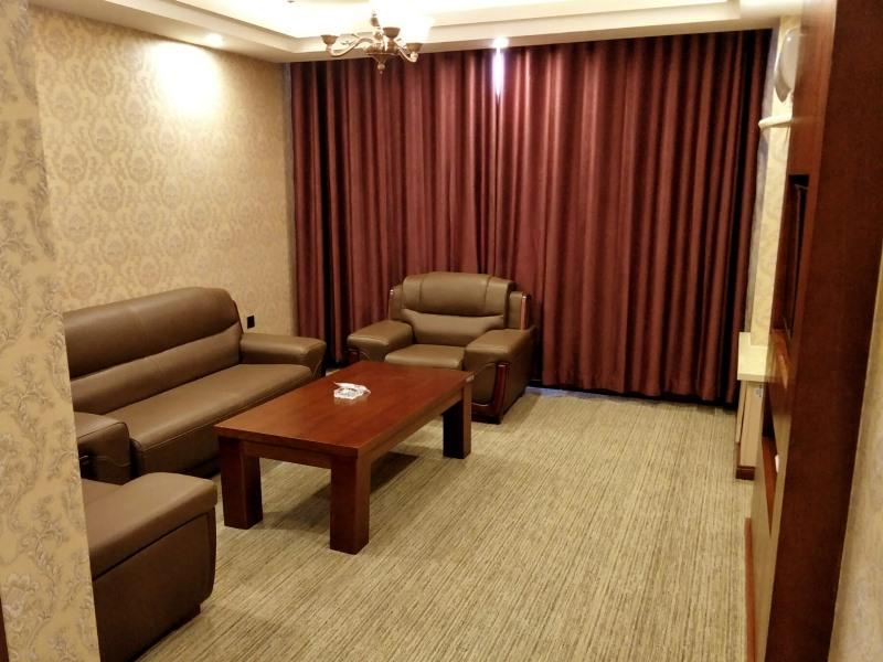 GreenTree Alliance Tacheng Wenqin Road Left Bank Of Sunshine Hotel 15/24