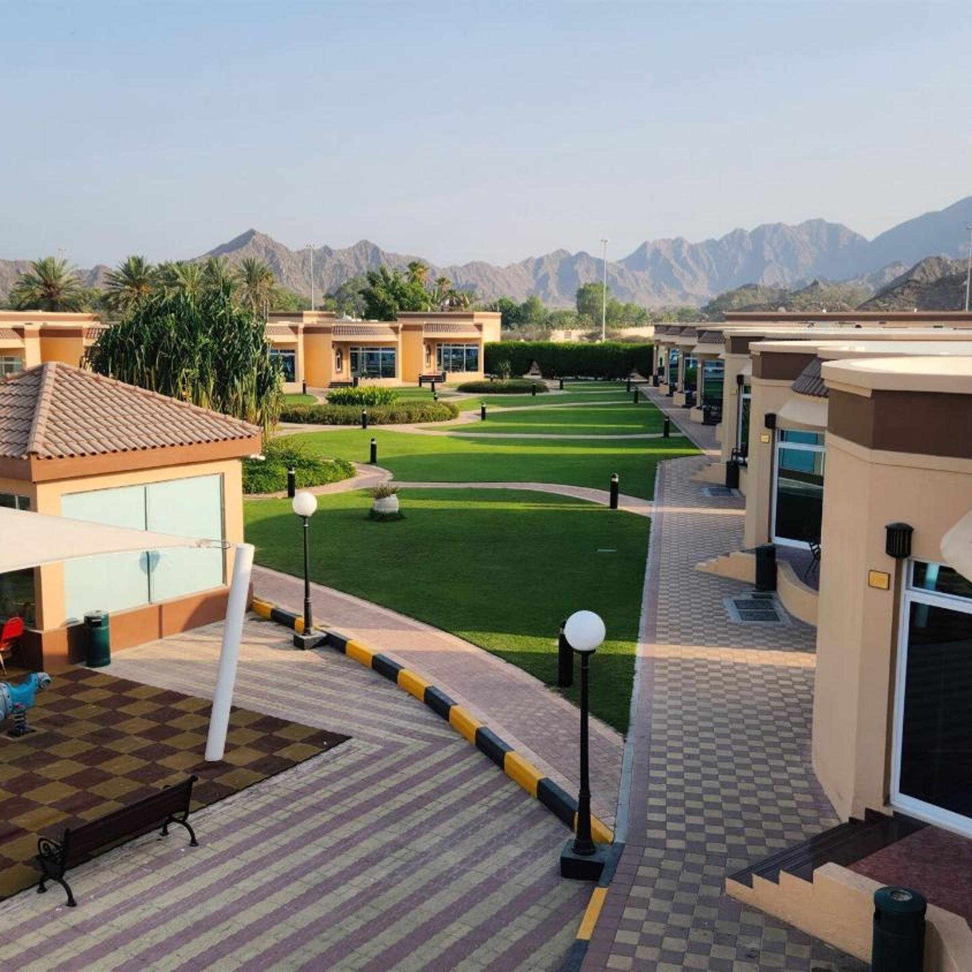 Royal Beach Hotel & Resort 29/50
