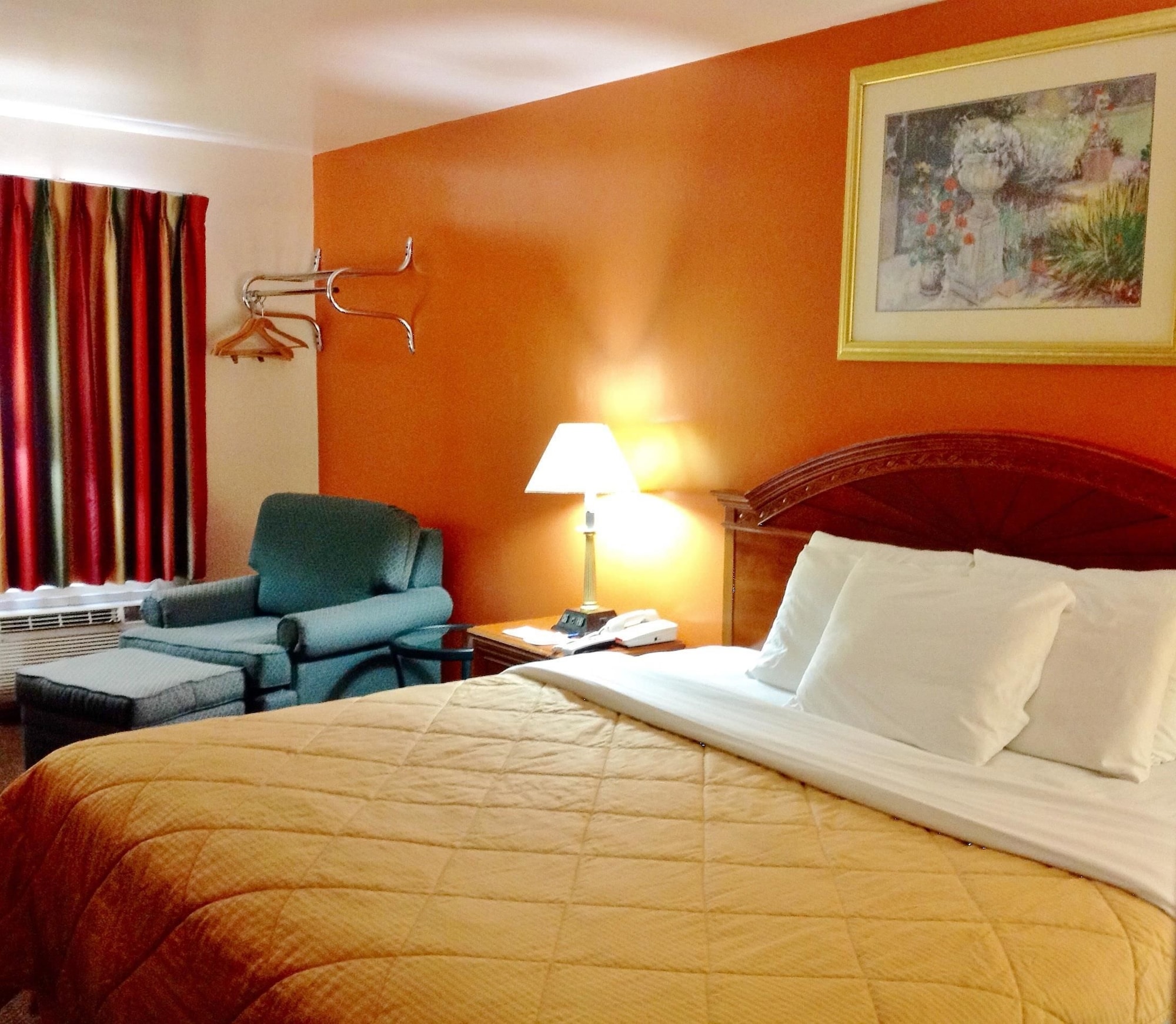 ROOM, KING BED