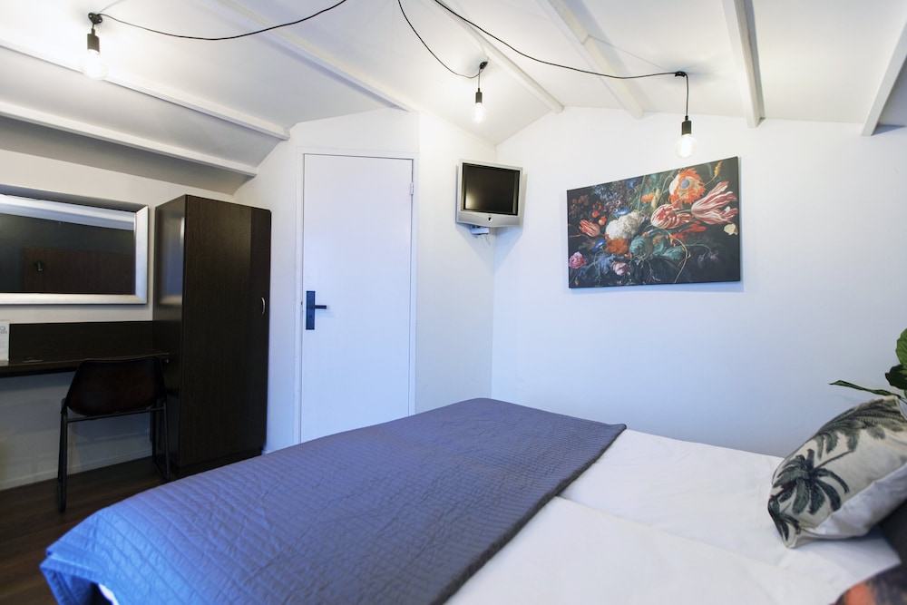 ROOM, KING BED, GARDEN VIEW