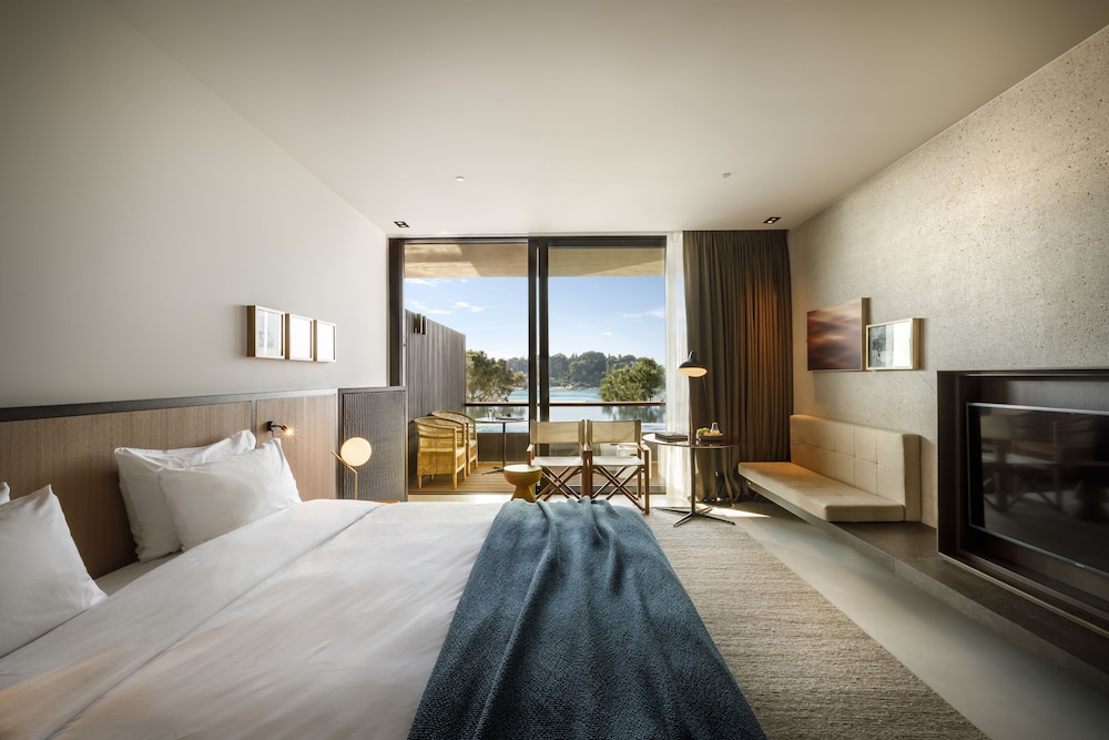 PREMIUM, DOUBLE BED, PARK VIEW