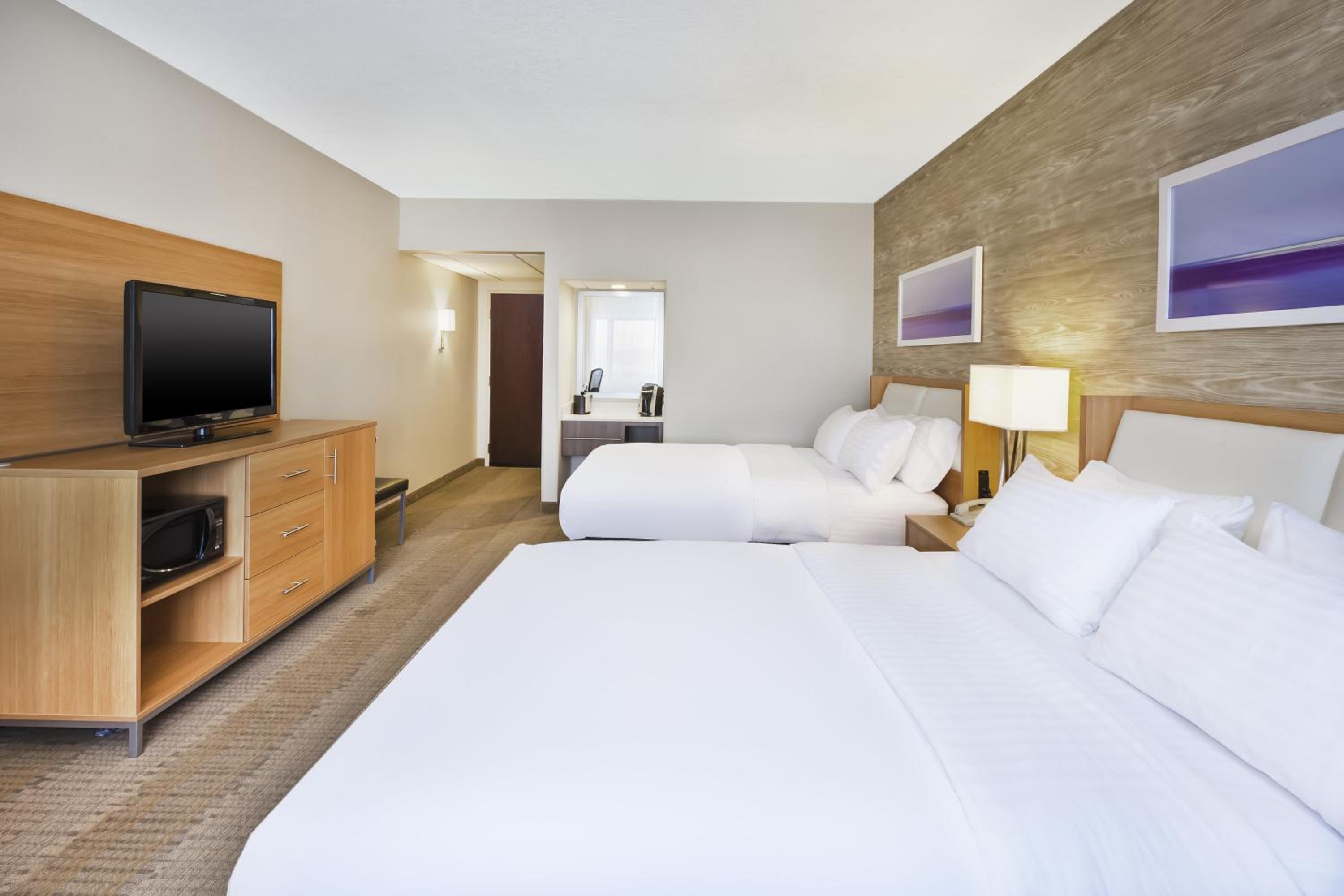 Standard, 2 Queen Beds