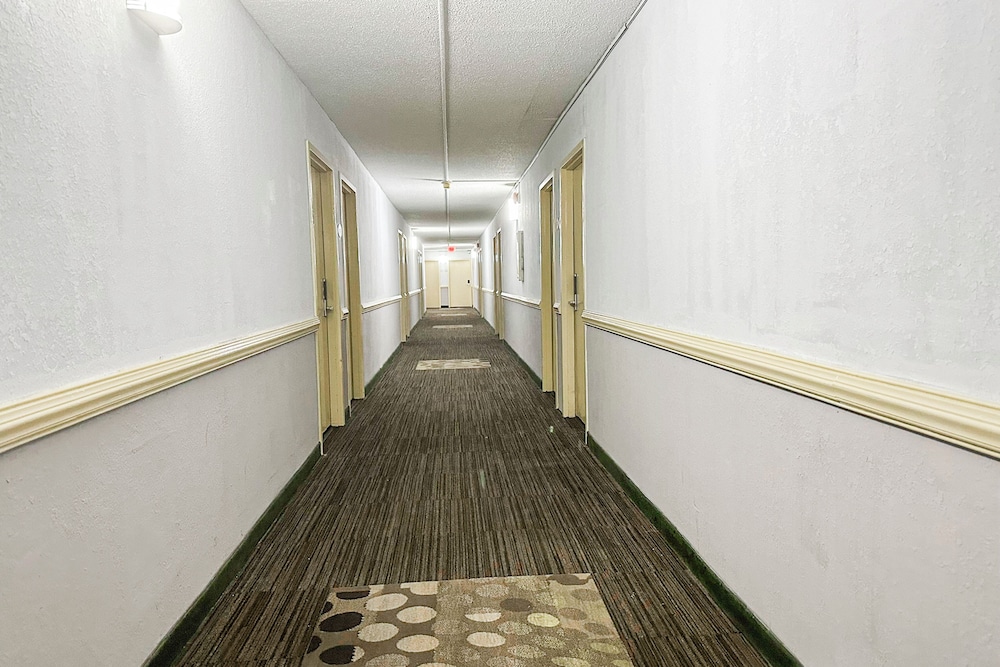 Jackson Hotel And Convention Center 7/80