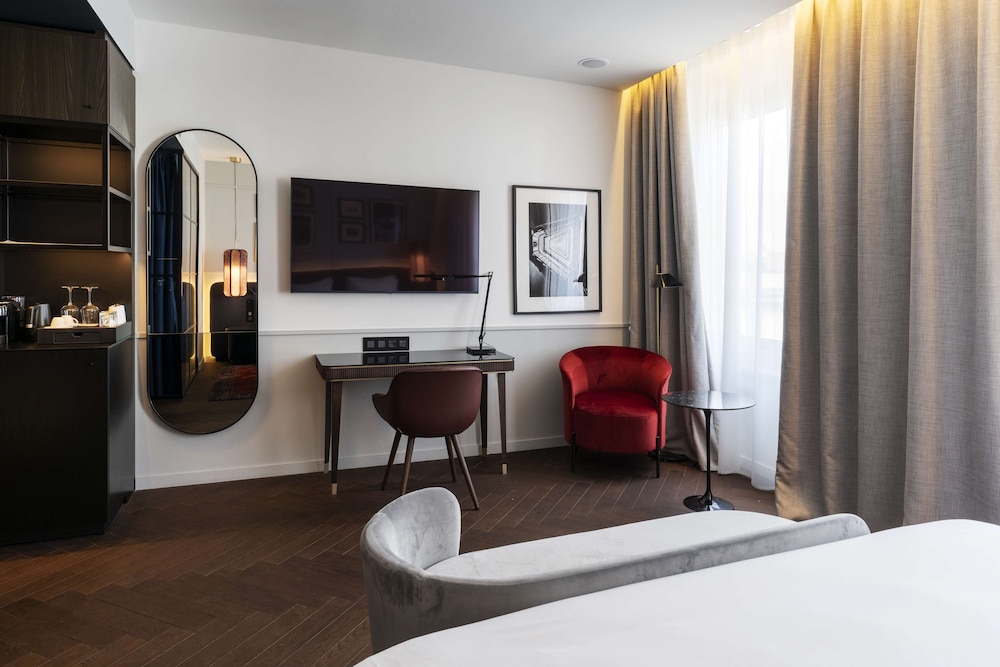 Radisson Collection Hotel, Santa Sofia Milan 36/46