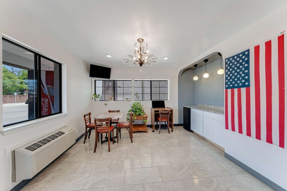 Americas Best Value Inn San Antonio Downtown Riverwalk 29/42