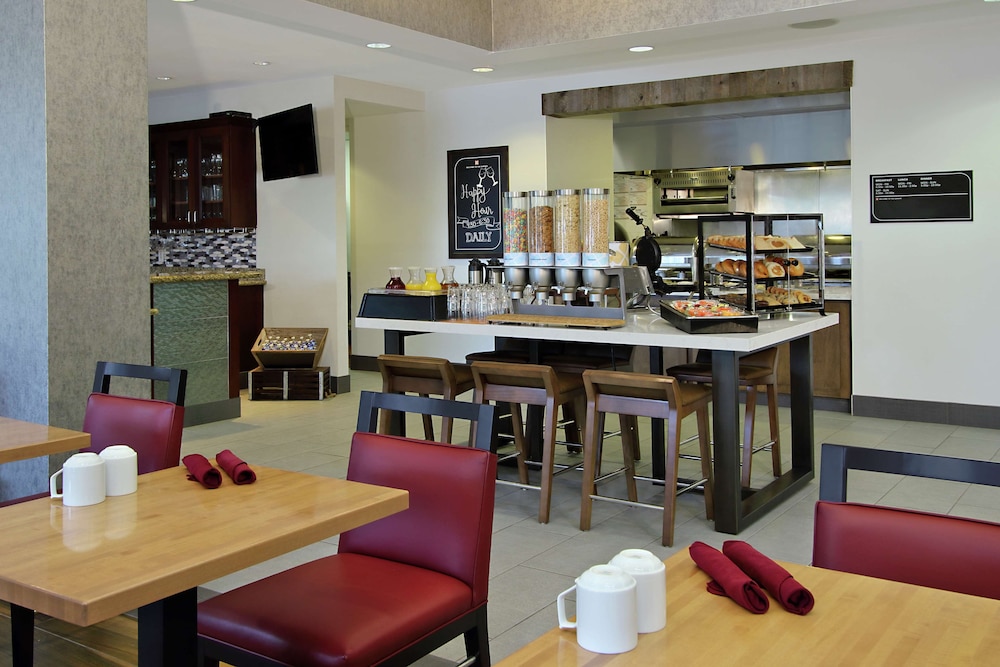 Hilton Garden Inn Sonoma County Airport 43/59