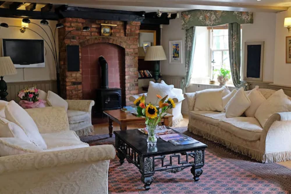 The Old Court Hotel 25/41