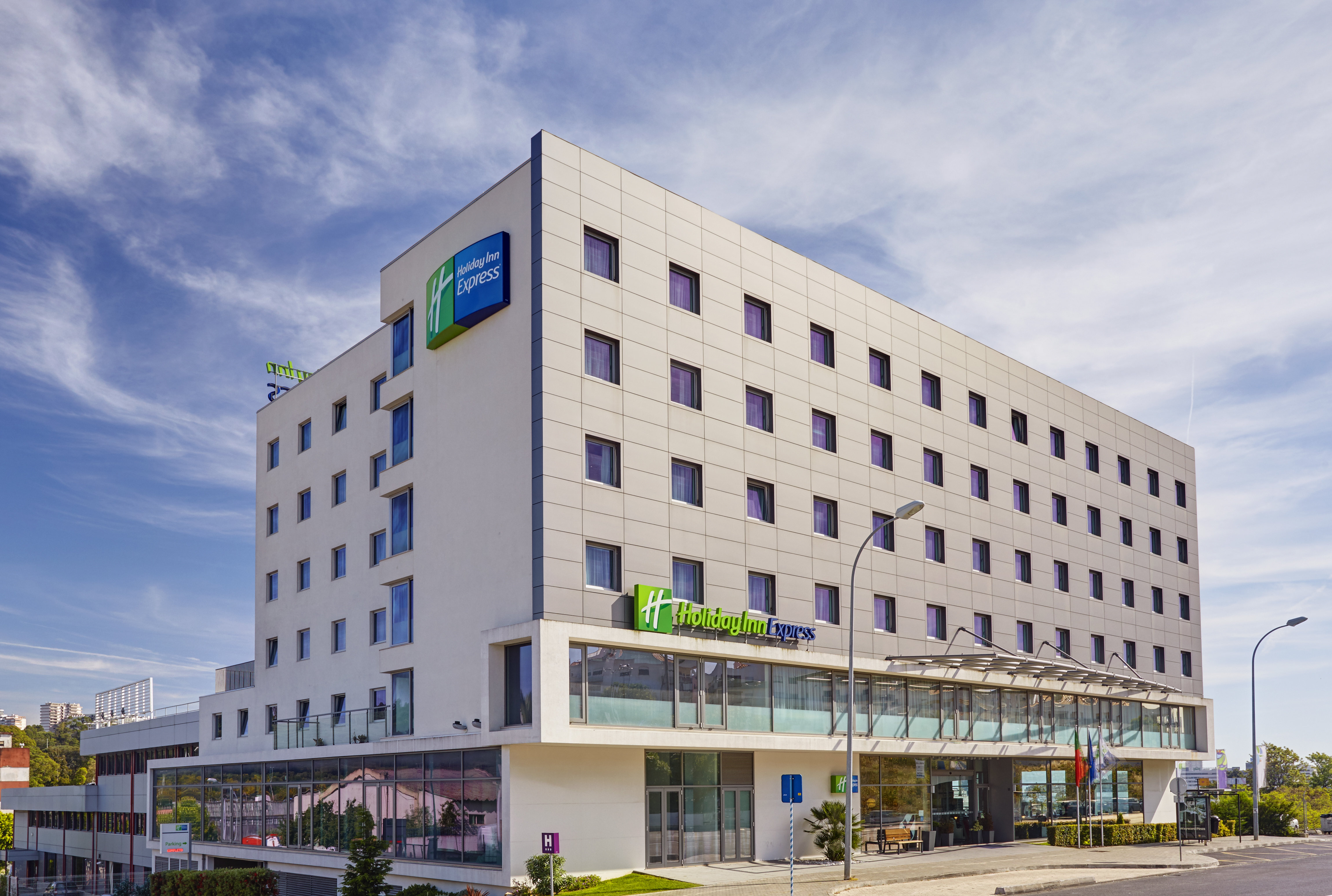 Holiday Inn Express Lisbon Alfragide 7/35