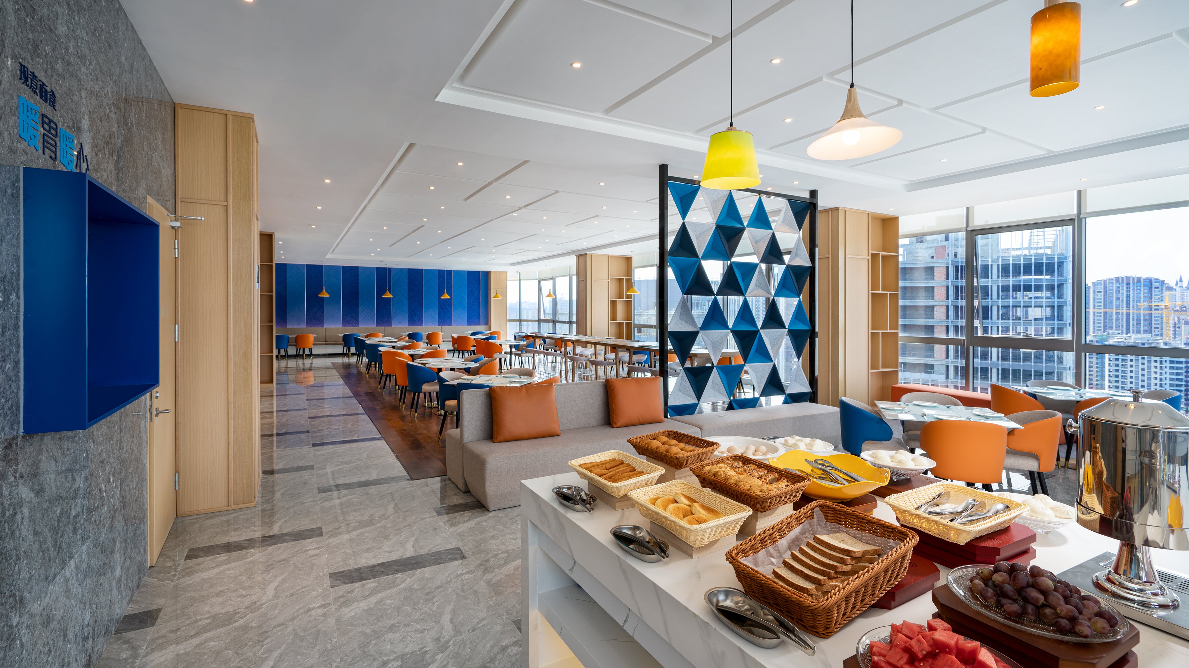 HOLIDAY INN EXPRESS Chengdu High-Tech Zone 64/78