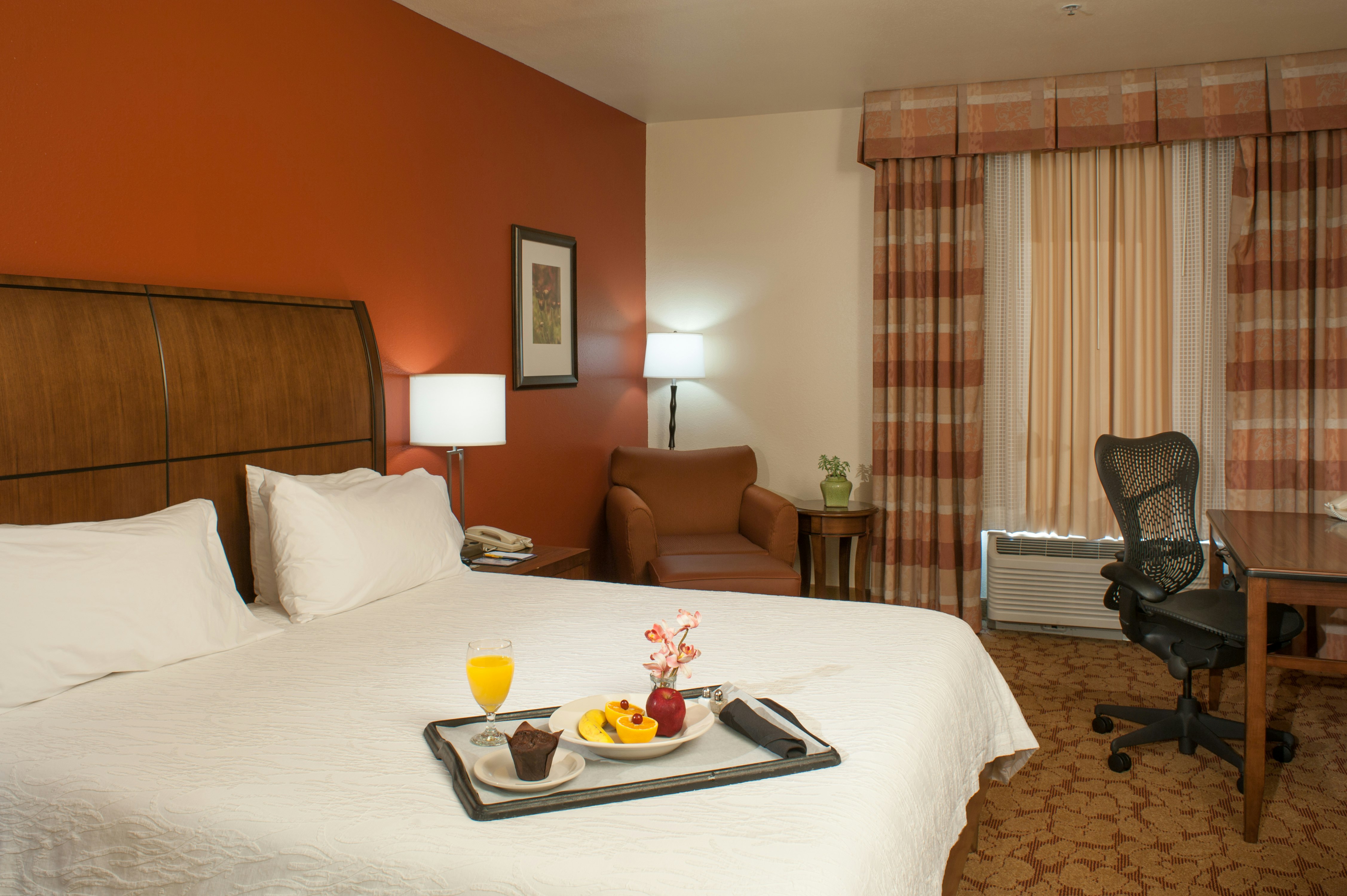 ROOM, KING BED