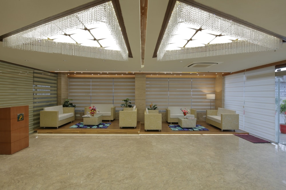 HOTEL PRAGATI THE GRAND 34/42