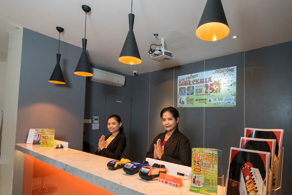Front One Hotel Jayapura 22/34