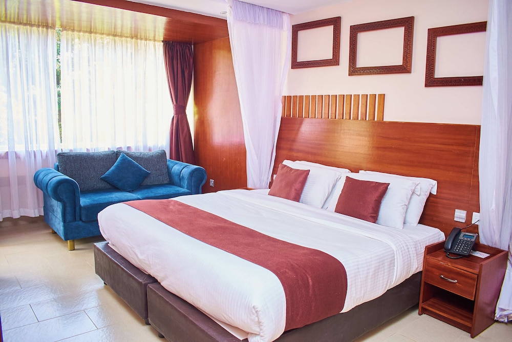 Golf Hotel Kakamega 13/50