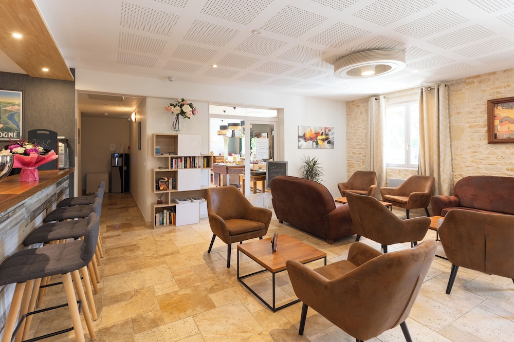 HOTEL L OUSTAL 26/50