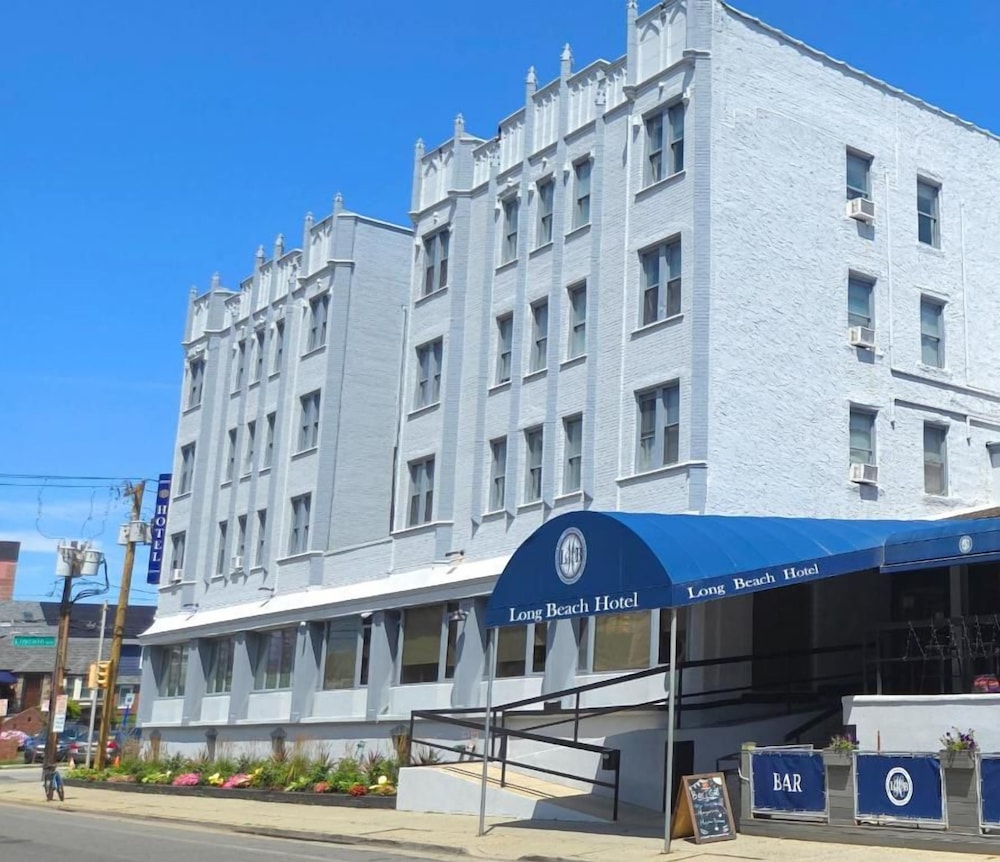 Long Beach Hotel 53/60