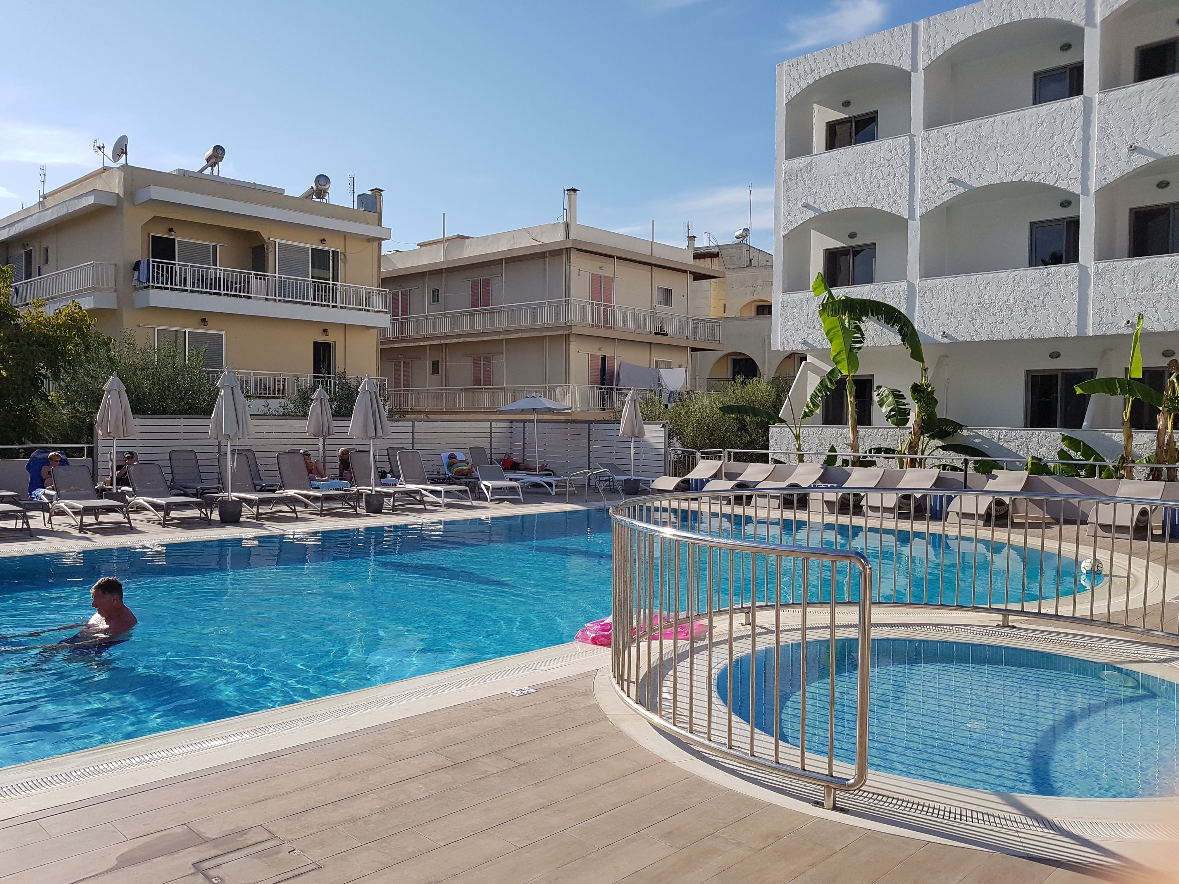 Imperial Hotel And Apartments 31/33