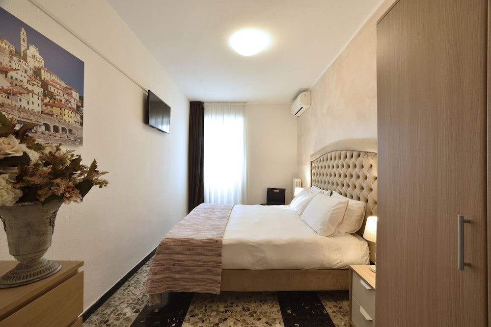 Hotel La Marina 26/63