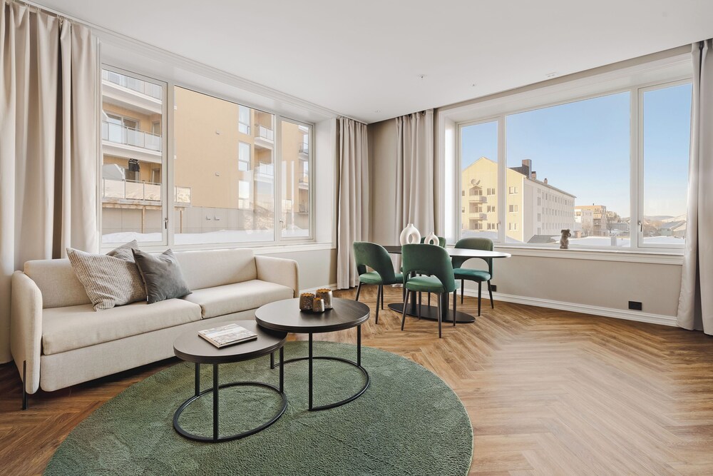 Enter St Elisabeth Suites 44/50