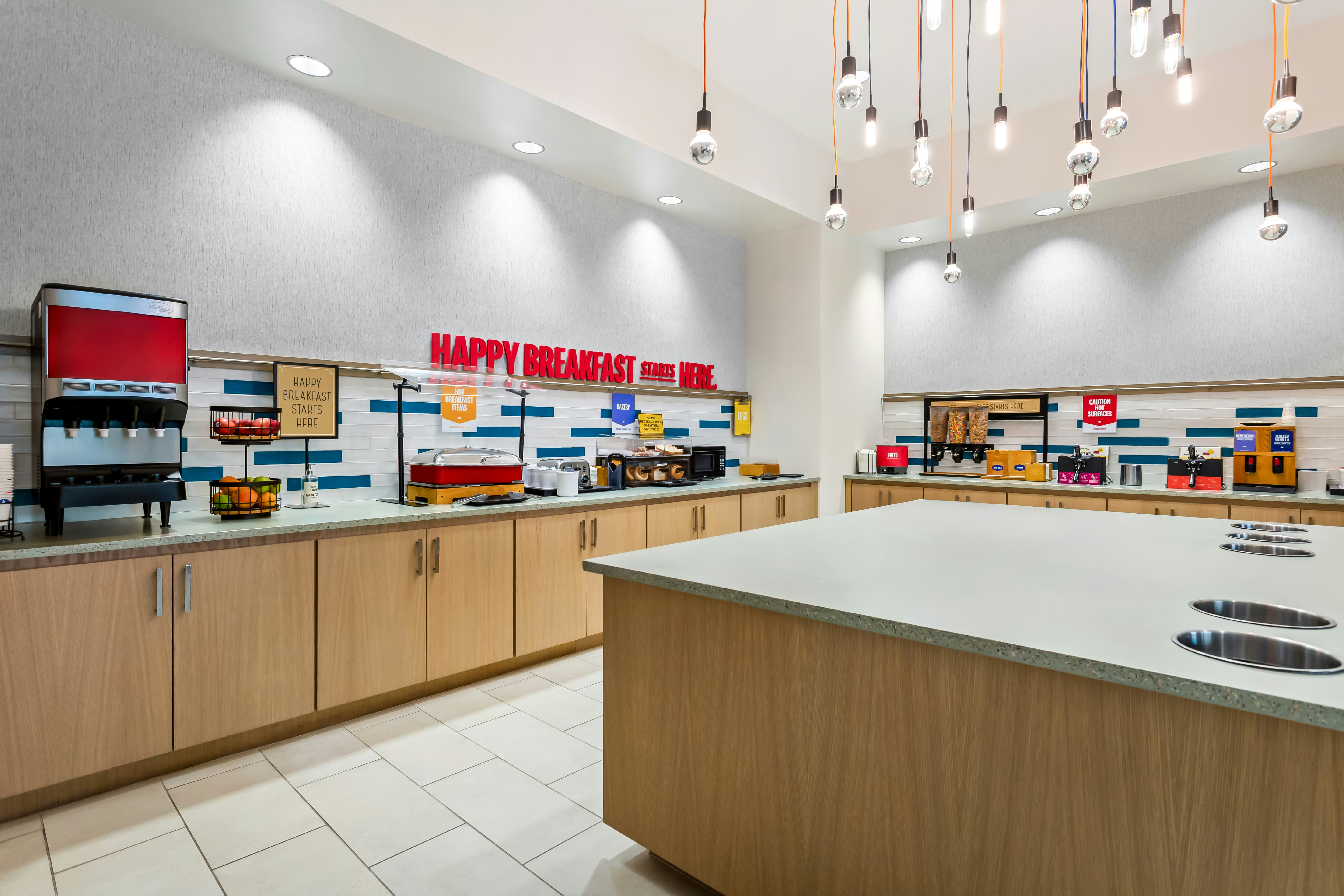 Hampton Inn Suites St Petersburg Downtown 41/51