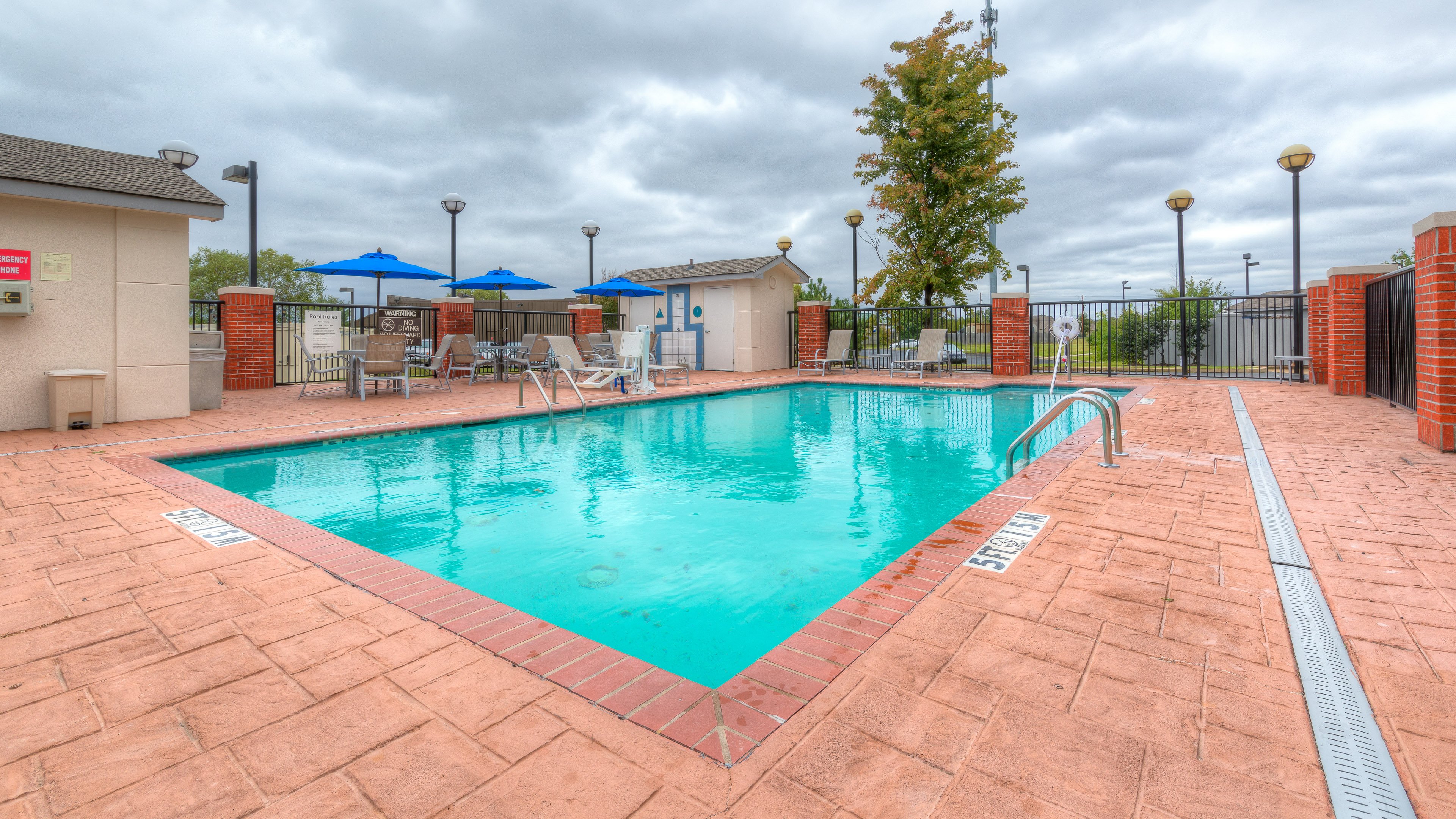 Holiday Inn Express Hotel And Suites Memphis Southwind 24/36