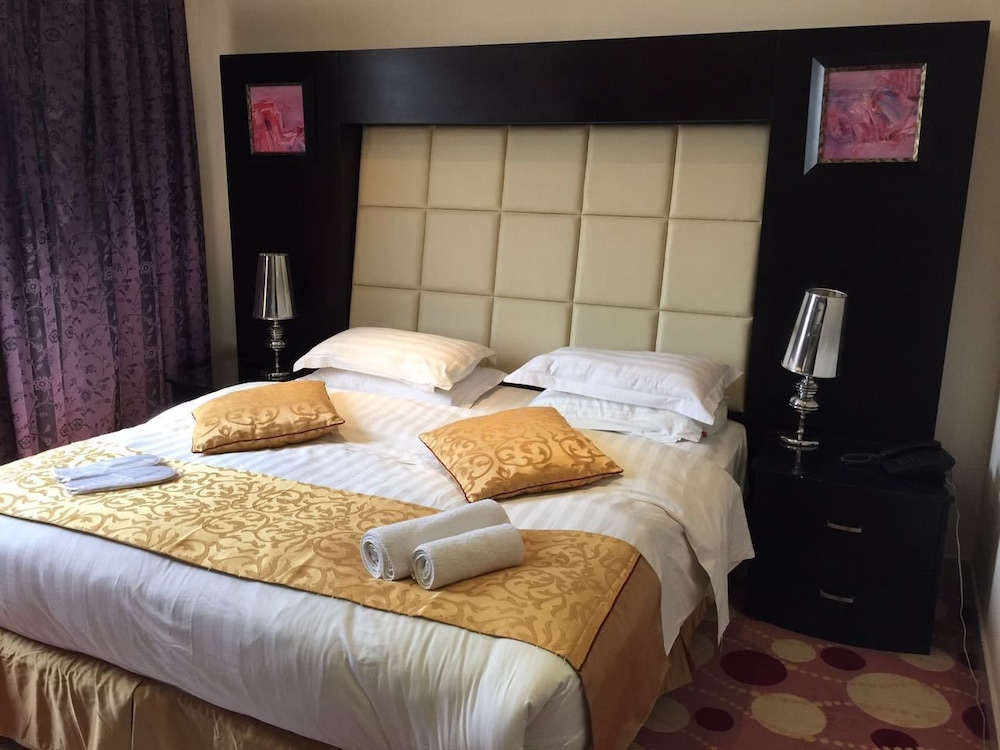 Rose Garden Hotel 17/50