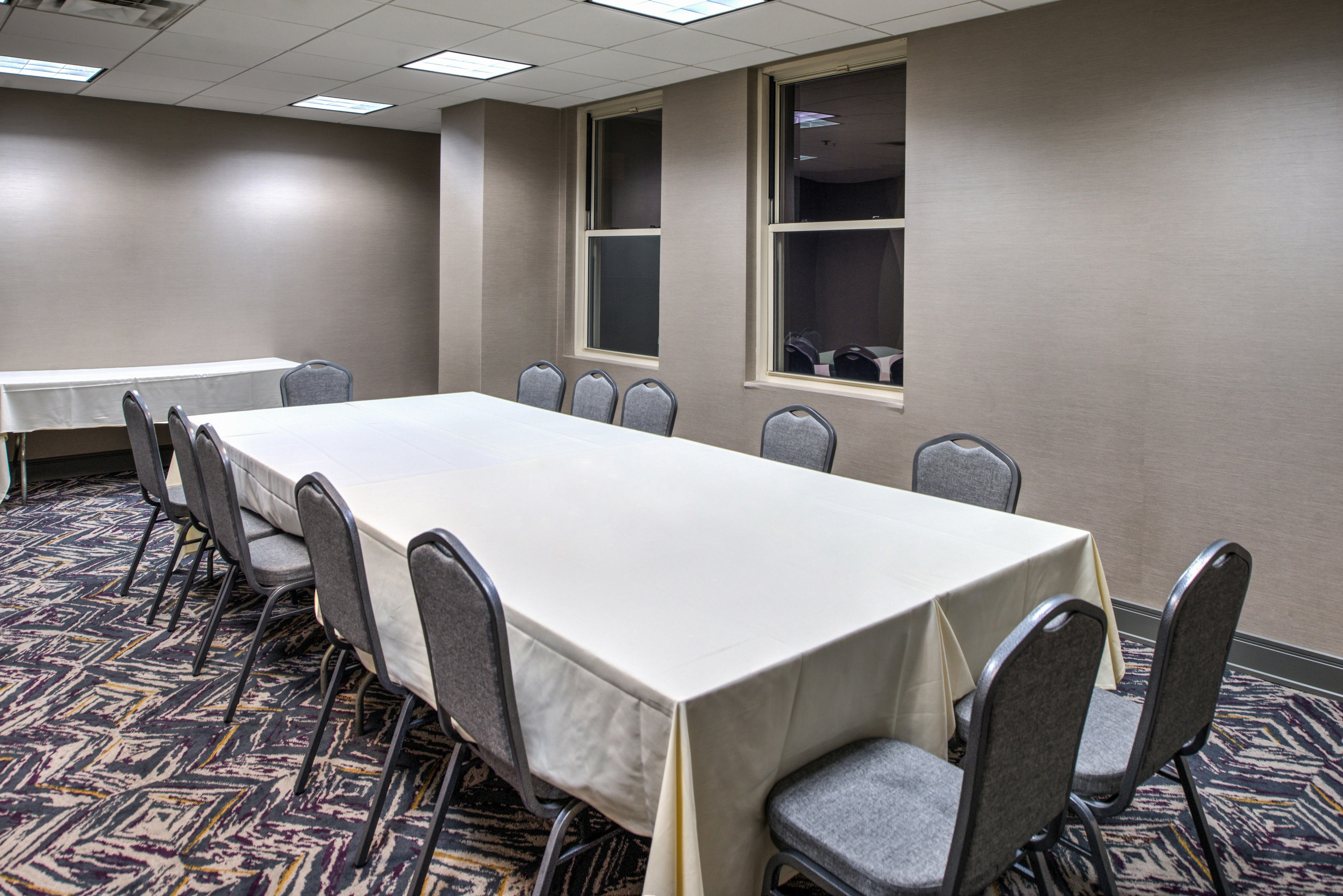 Doubletree By Hilton Utica 72/79