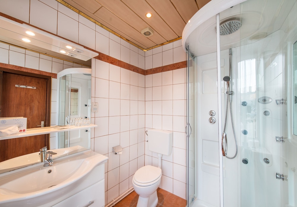 Mozart Hotel 54/60