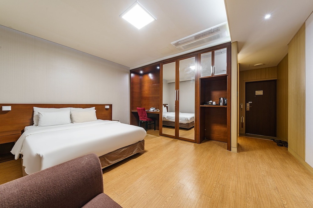 Korea Tourist Hotel 22/61