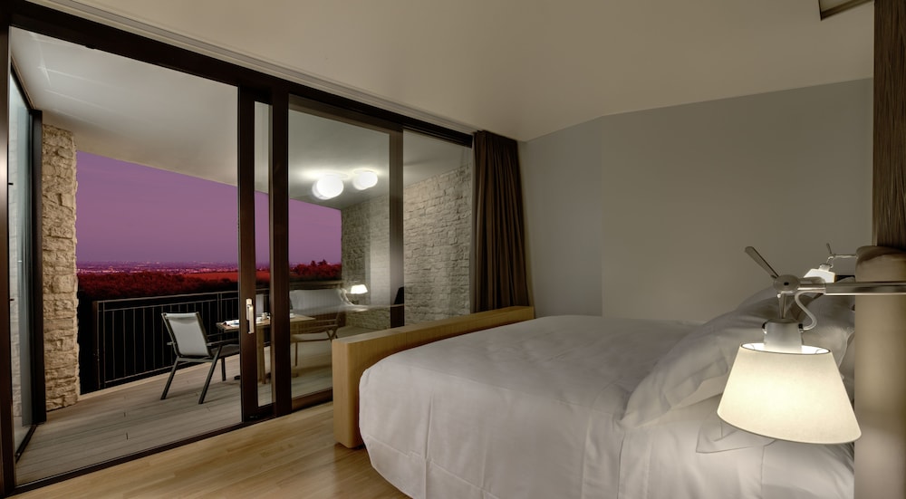1 Bedroom, Suite, Double Bed, Palazzo Di Varignana Resort Spa 2/3