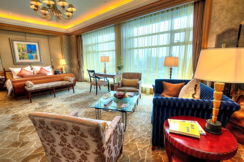 Radisson Collection Hotel Xin Guo Shanghai 32/48