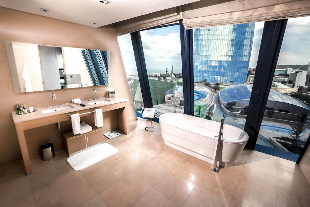 Fairmont Baku Flame Towers 45/76