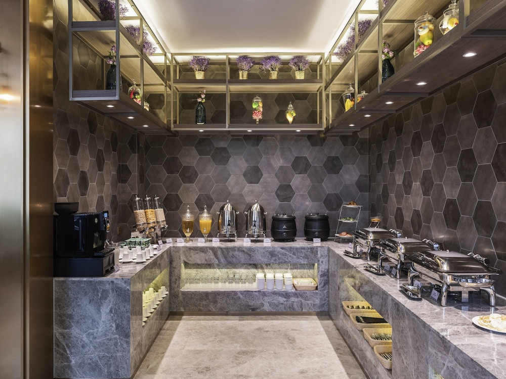Mercure Shanghai Jiuting 8/46